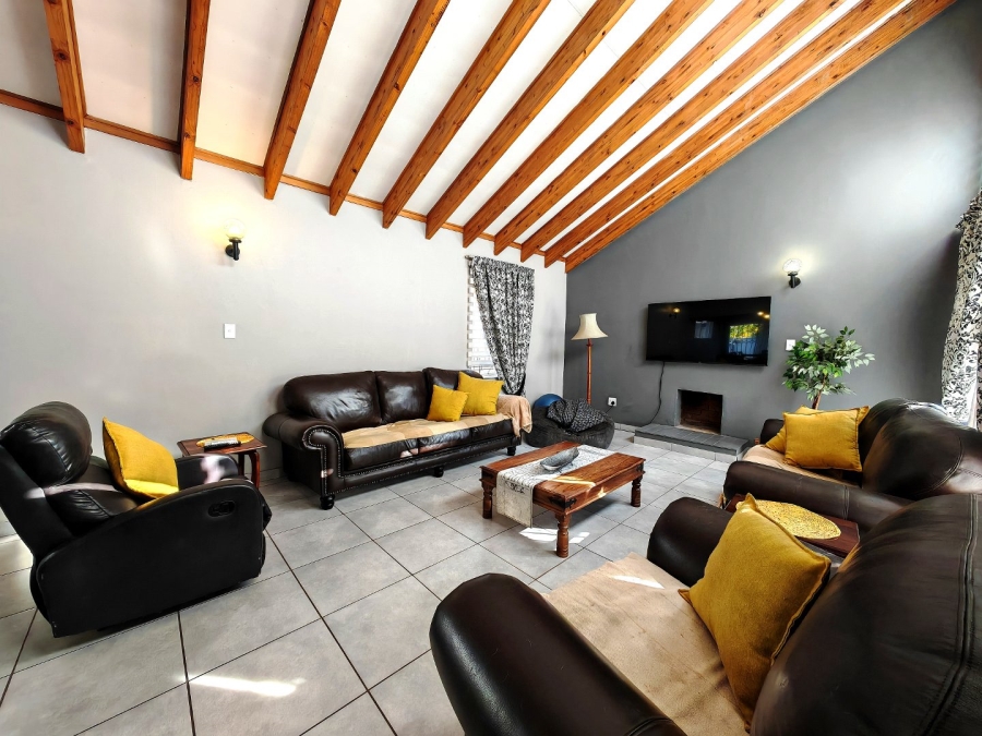 5 Bedroom Property for Sale in Heuwelsig Free State
